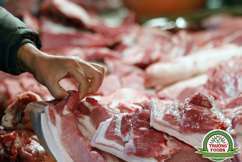 Để phân biệt thịt lợn sạch và bẩn, hãy xem kỹ từng đặc trưng của hai loại thịt này