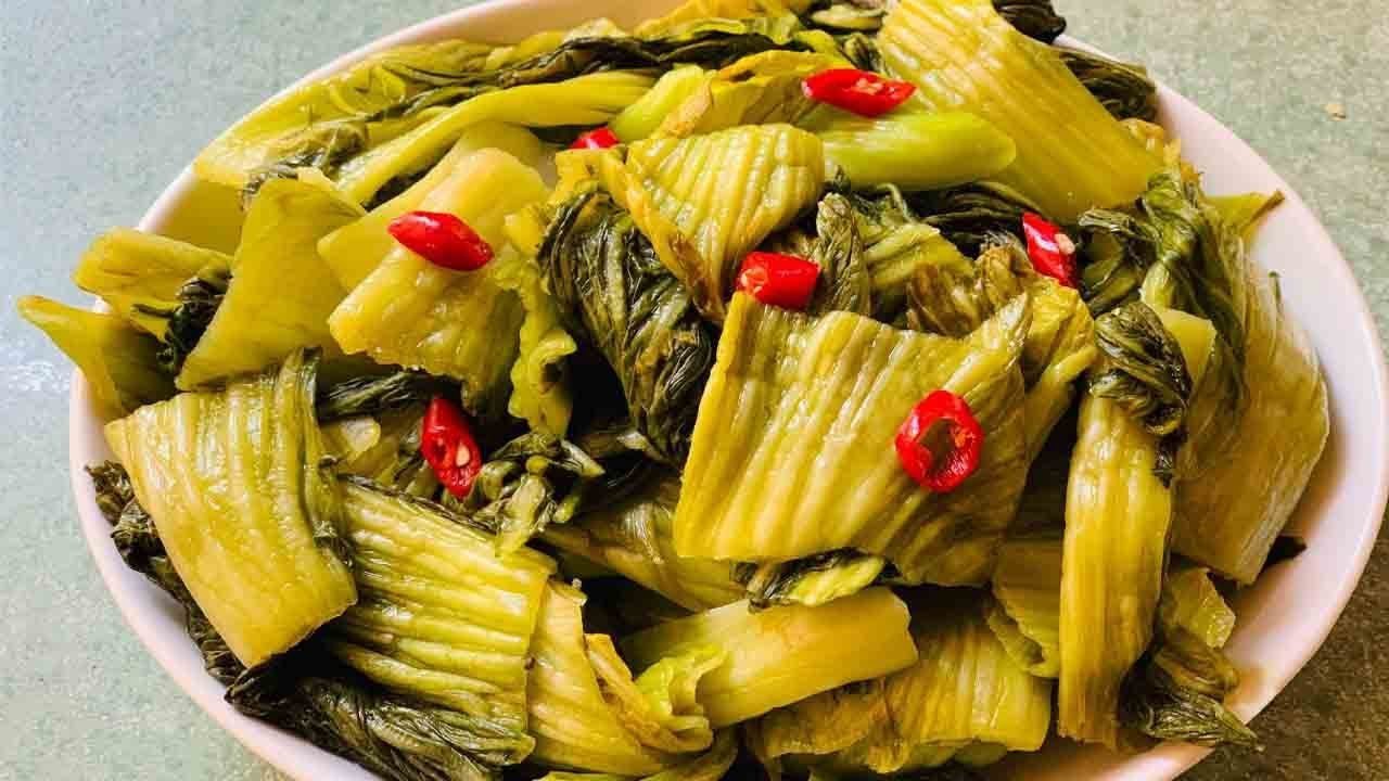 Dưa cải muối - món ăn dân dã của người Việt